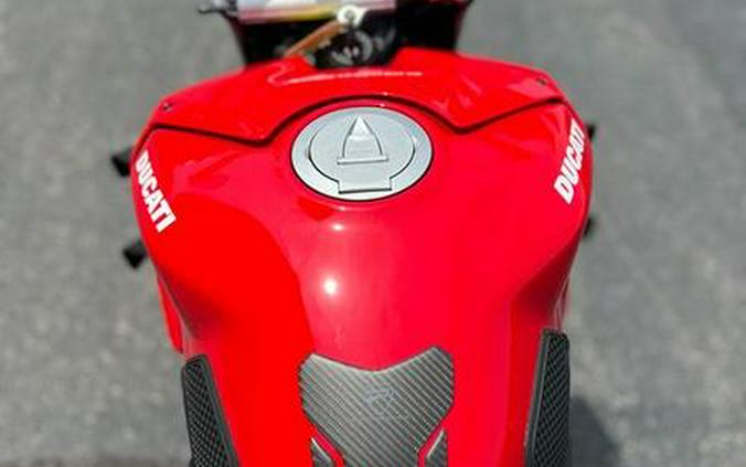 2022 Ducati Streetfighter V4 Ducati Red