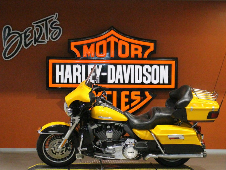 2013 Harley-Davidson® FLHTCU - Electra Glide® Ultra Classic®