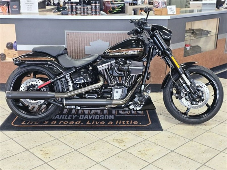 2017 Harley-Davidson CVO Pro Street Breakout