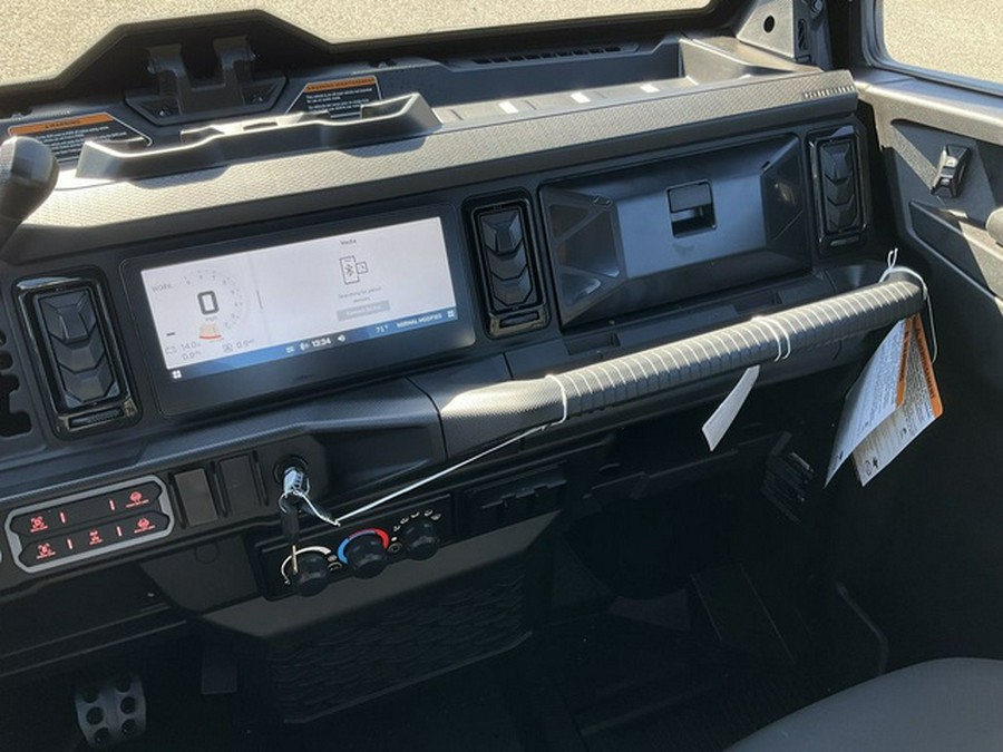 2026 Can-Am Defender MAX XT CAB HD11 With 10.25 In.Display