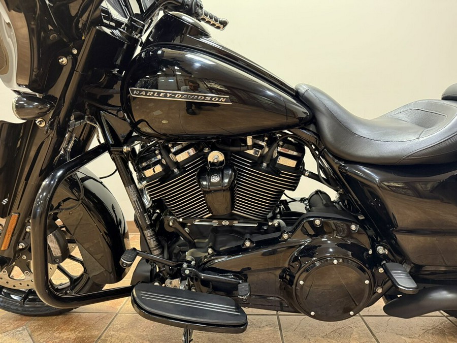 2018 FLHXS Street Glide® Special
