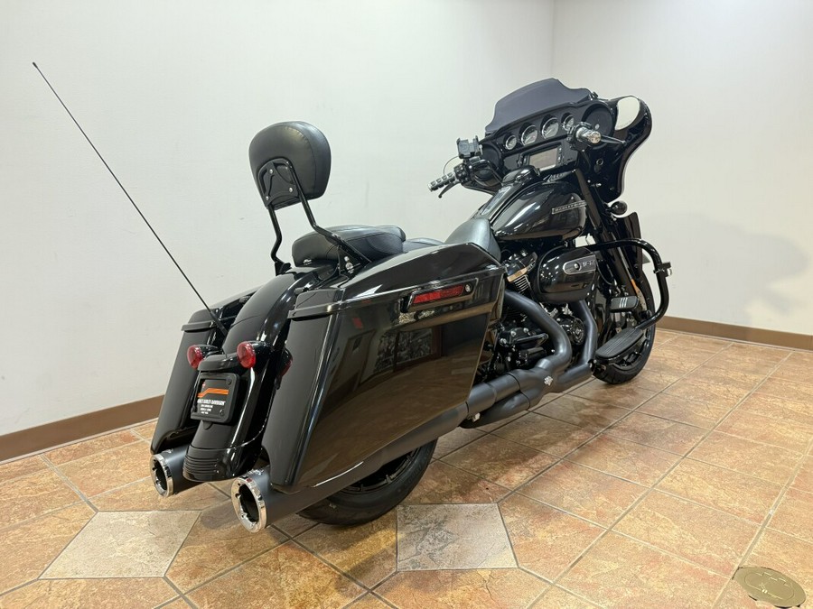2018 FLHXS Street Glide® Special