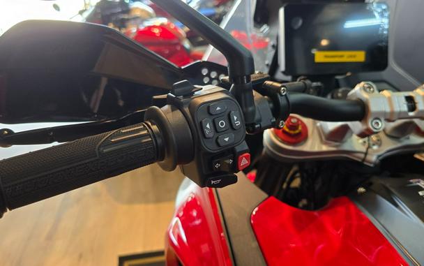 2025 MV Agusta Enduro Veloce