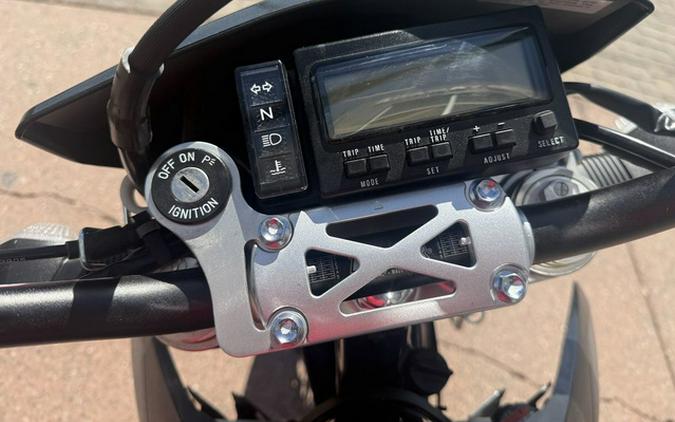 2024 Suzuki DR-Z 400SM