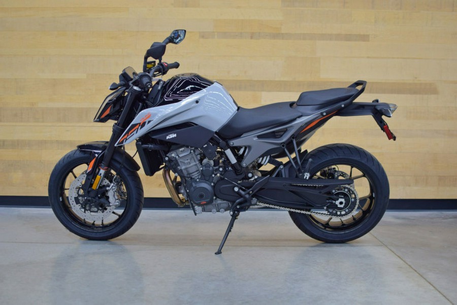 2024 KTM Duke 790