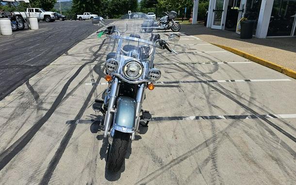 2020 Harley-Davidson Softail FLHC - Heritage Classic