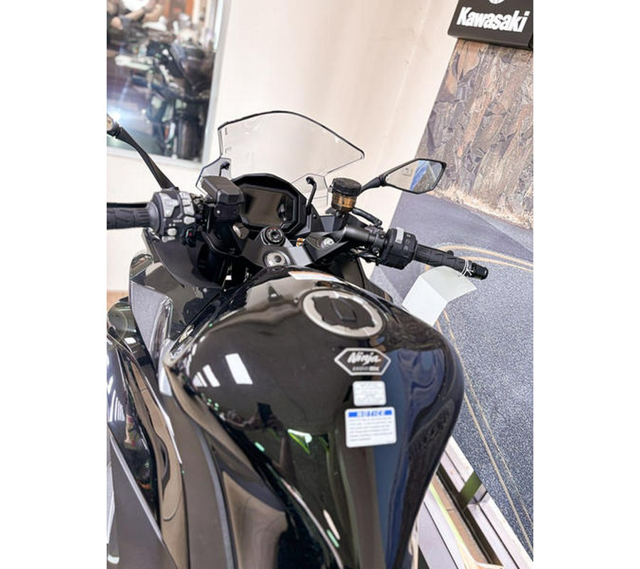 2025 Kawasaki Ninja® 1100SX ABS