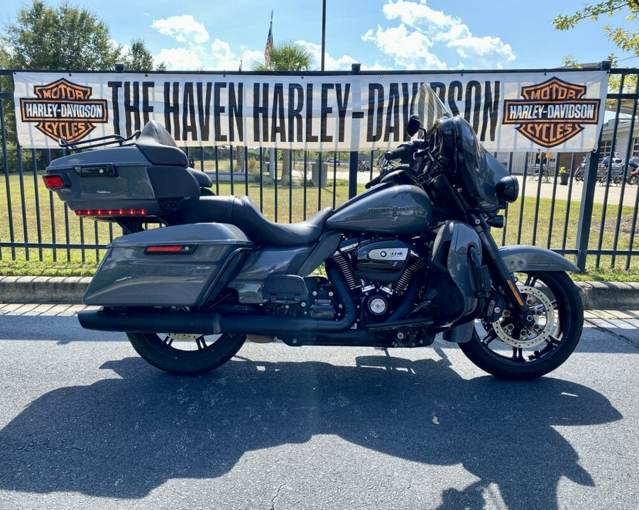 2022 Harley-Davidson® Ultra Limited Gauntlet Gray Metallic