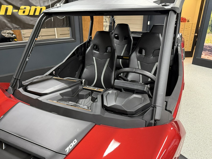 2026 Can-Am Commander MAX XT 700