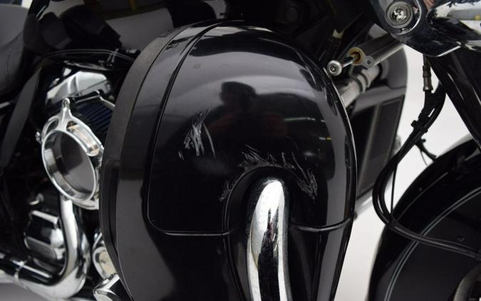 2017 Harley-Davidson FLHTCUTG - Tri Glide Ultra