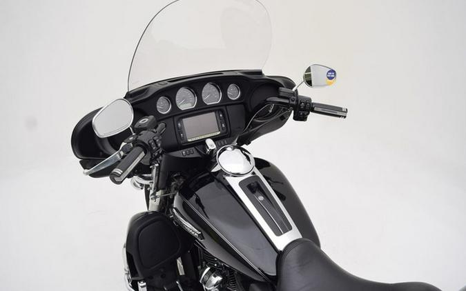 2017 Harley-Davidson FLHTCUTG - Tri Glide Ultra