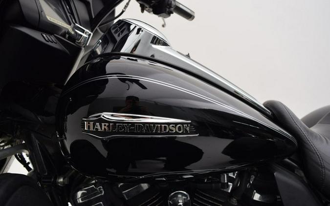 2017 Harley-Davidson FLHTCUTG - Tri Glide Ultra