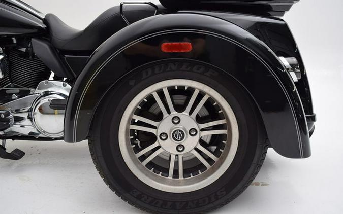 2017 Harley-Davidson FLHTCUTG - Tri Glide Ultra