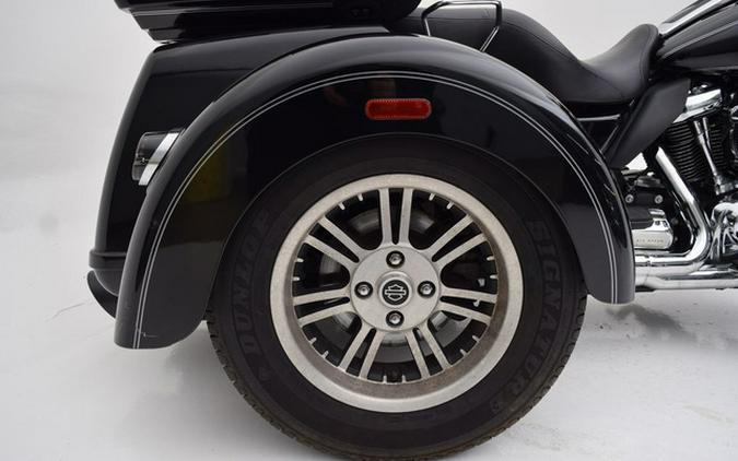 2017 Harley-Davidson FLHTCUTG - Tri Glide Ultra