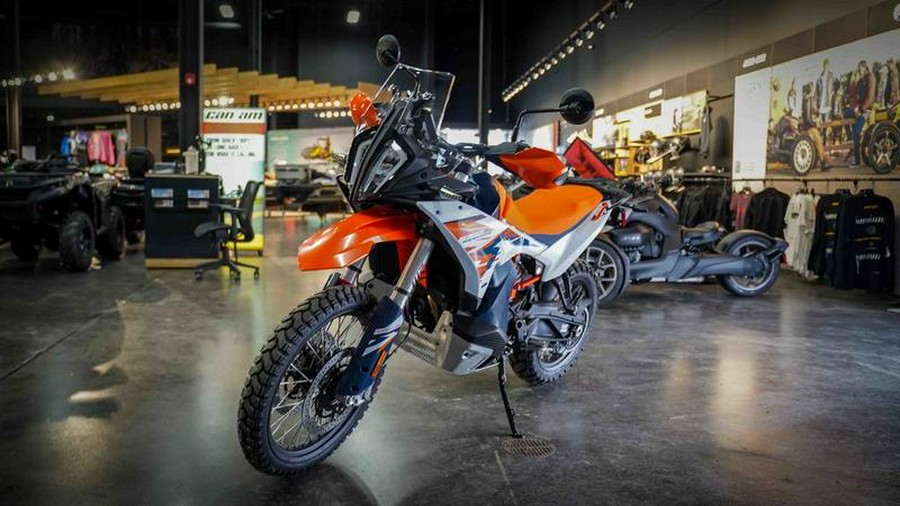 2026 KTM Adventure 890 R