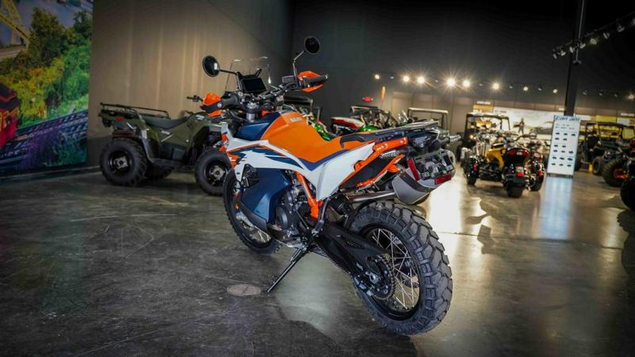 2026 KTM Adventure 890 R
