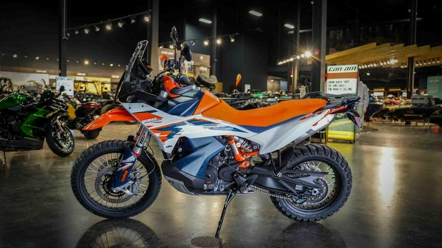 2026 KTM Adventure 890 R