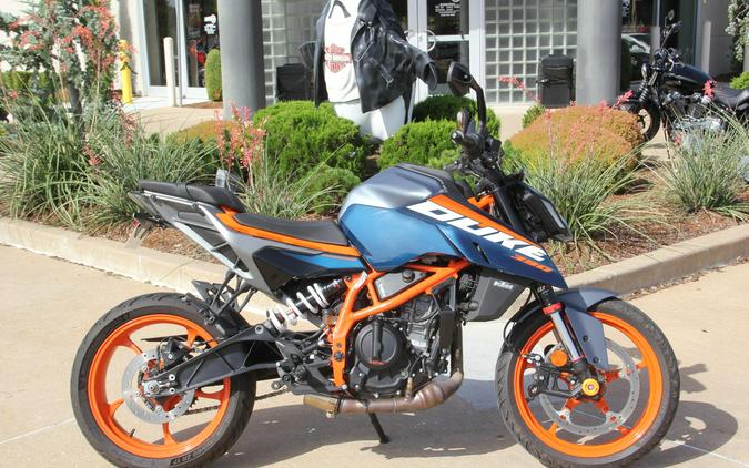 2024 KTM 390 Duke Atlantic Blue