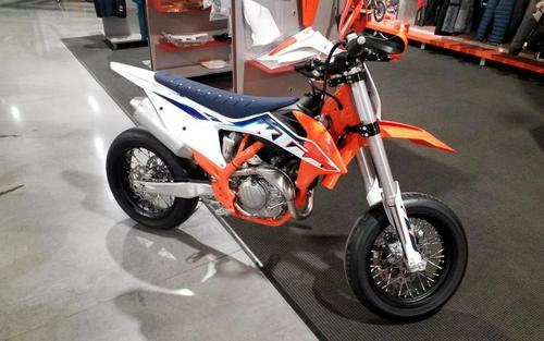 2021 KTM 450 SMR Review (13 Fast Facts and Supermoto Observations)