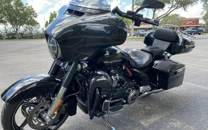 2017 Harley-Davidson CVO™ Street Glide