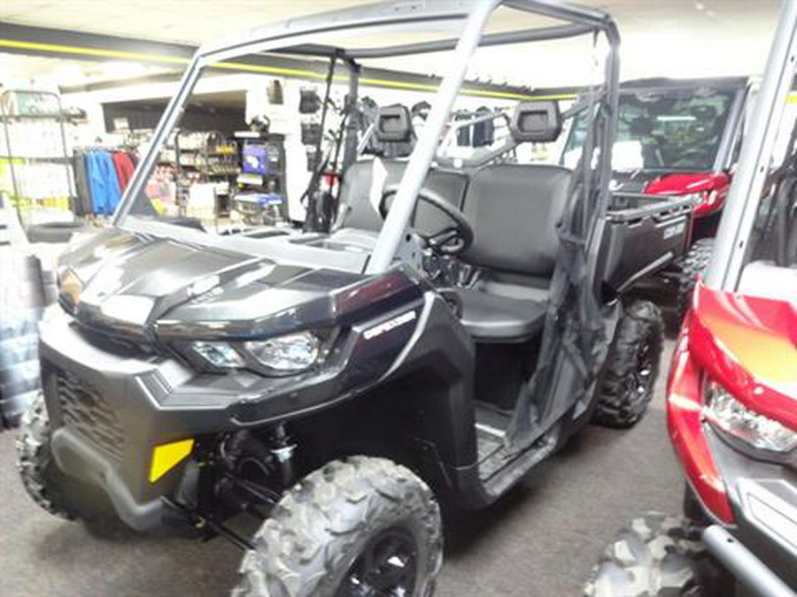 2025 Can-Am Defender DPS HD9