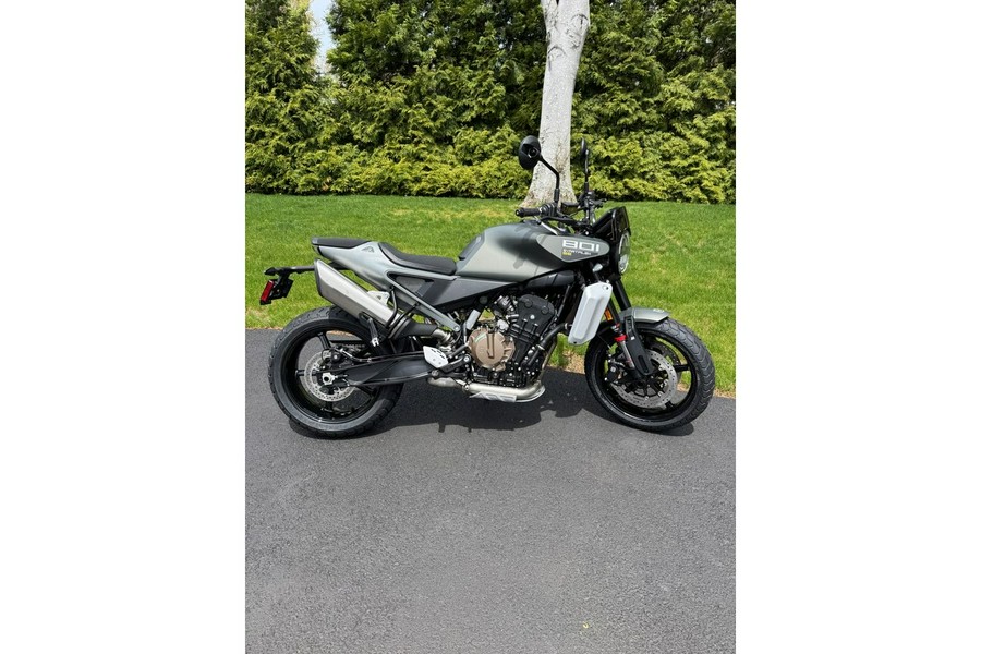 2027 Husqvarna Motorcycles SVARTPILEN 801