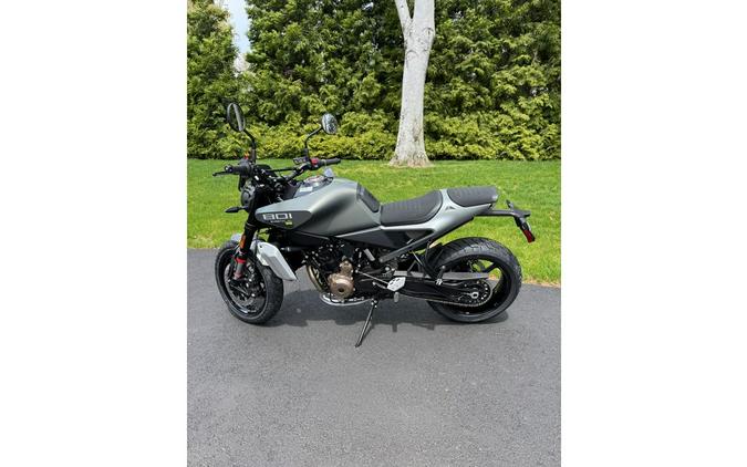 2027 SVARTPILEN 801 - Husqvarna Motorcycles