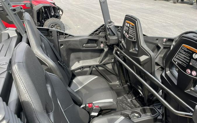 2024 Can-Am® Commander MAX DPS 700