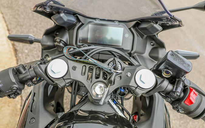 2026 YAMAHA YZFR3 ABS