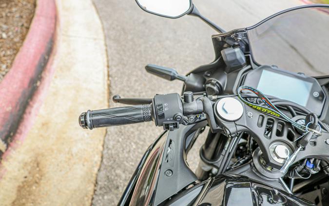 2026 YAMAHA YZFR3 ABS