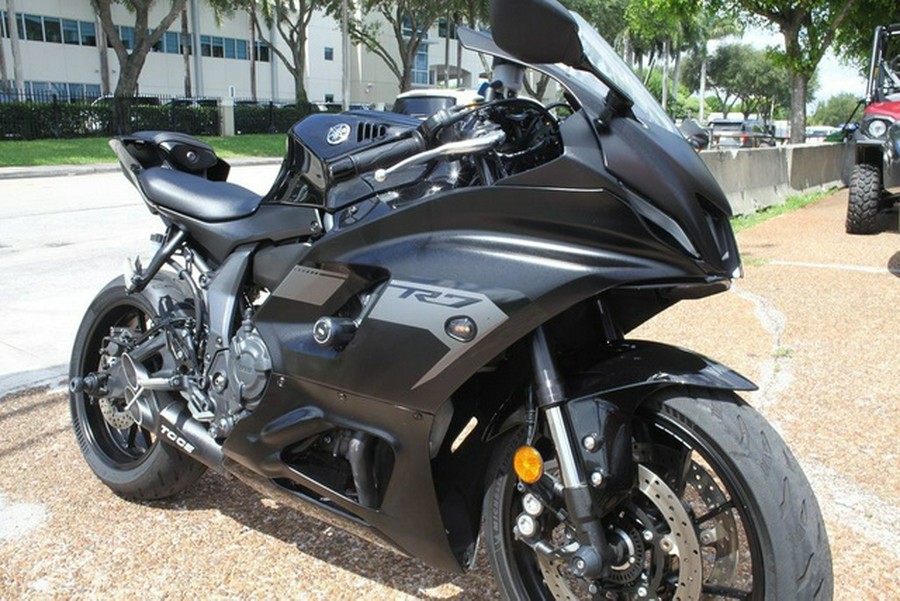 2025 Yamaha YZF-R7