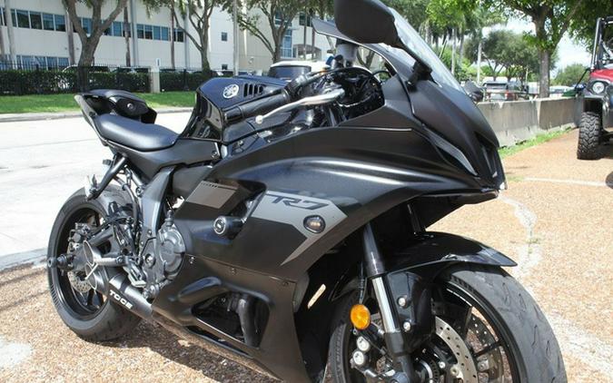 2025 Yamaha YZF-R7