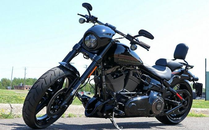 2017 Harley-Davidson® FXSE - CVO™ Pro Street Breakout®