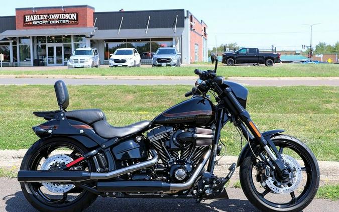 2017 Harley-Davidson® FXSE - CVO™ Pro Street Breakout®