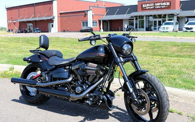 2017 Harley-Davidson® FXSE - CVO™ Pro Street Breakout®