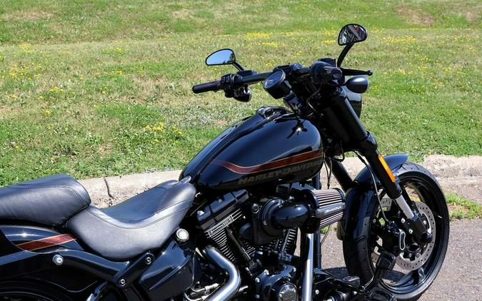 2017 Harley-Davidson® FXSE - CVO™ Pro Street Breakout®