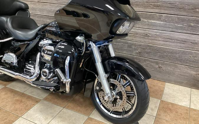 2018 Harley-Davidson® Road Glide® Ultra Vivid Black