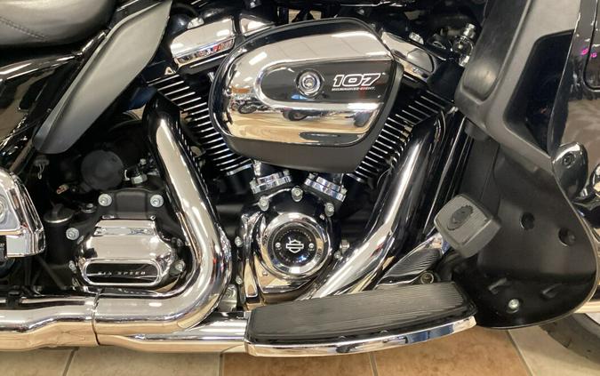 2018 Harley-Davidson® Road Glide® Ultra Vivid Black