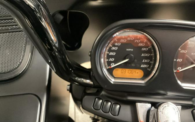 2018 Harley-Davidson® Road Glide® Ultra Vivid Black