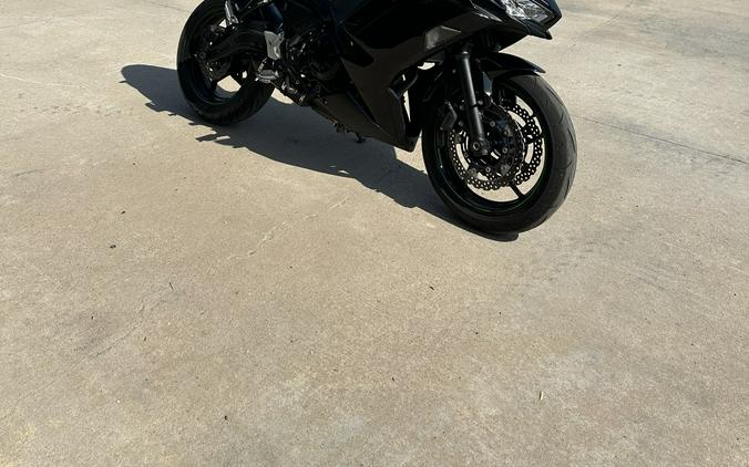 2025 Kawasaki Ninja® 650 Base