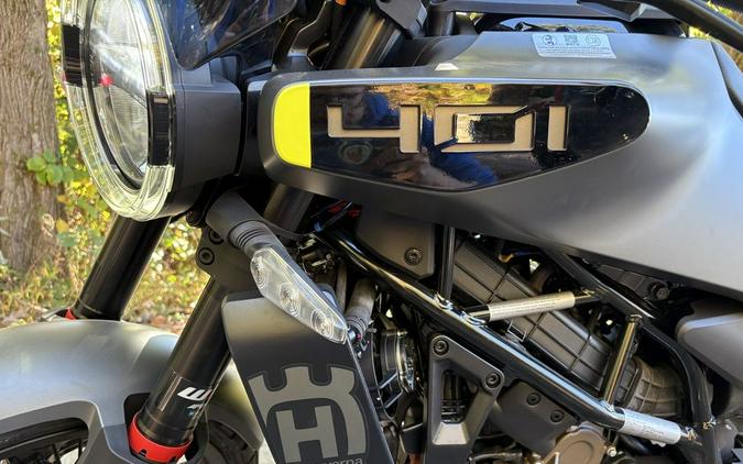 2024 Husqvarna® Svartpilen 401