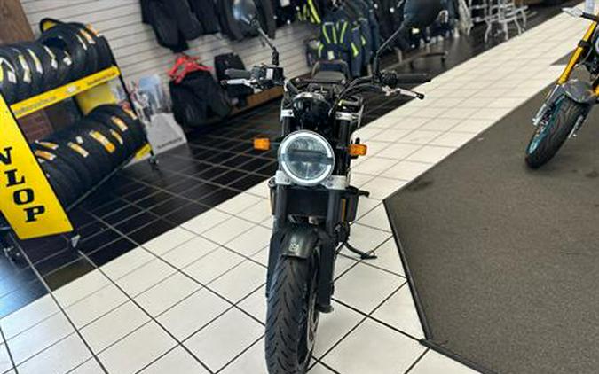 2021 Husqvarna Svartpilen 401