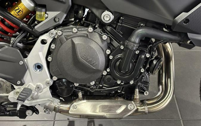 2026 BMW F 900 XR Triple Black 900 XR