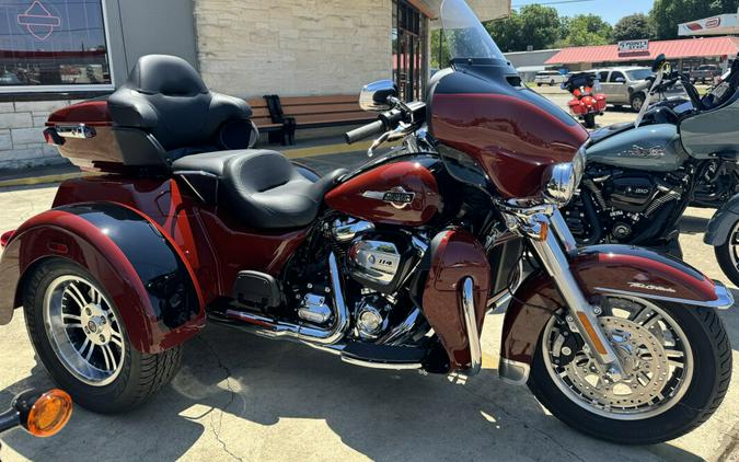 2024 Harley-Davidson Tri Glide Ultra Red Rock / Vivid Black