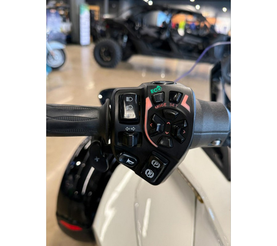 2015 Can-Am Spyder F3 6-Speed Semi-Automatic (SE6)