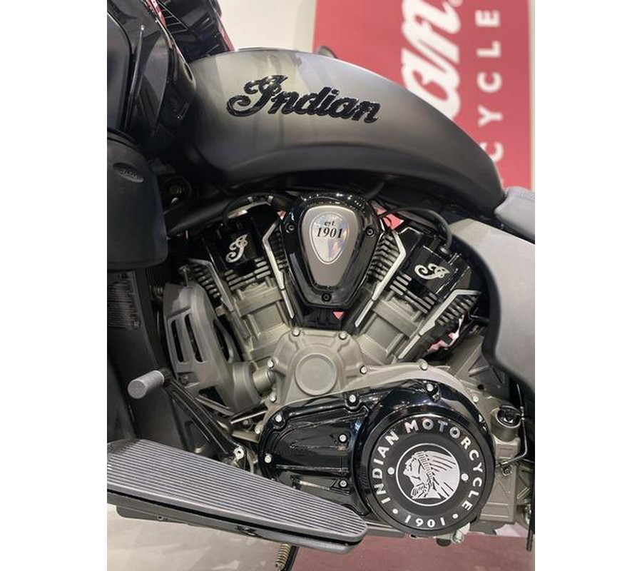 2024 Indian Motorcycle® Pursuit® Dark Horse® with PowerBand Audio Package Black Smoke