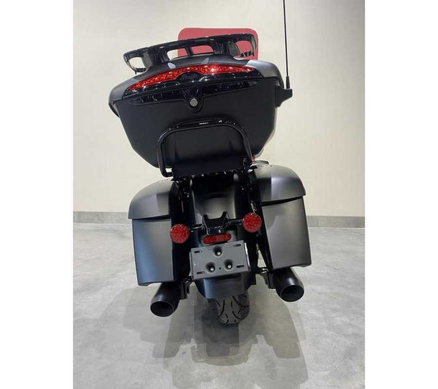 2024 Indian Motorcycle® Pursuit® Dark Horse® with PowerBand Audio Package Black Smoke