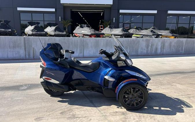 2016 Can-Am® Spyder® RT-S 6-Speed Manual (SM6)