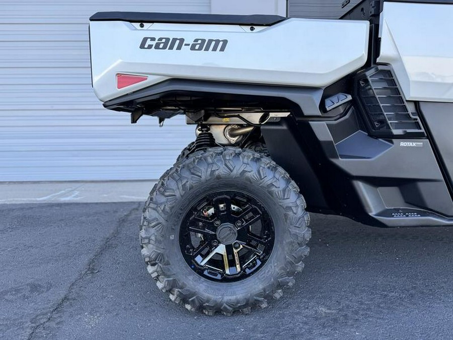 2026 Can-Am® Defender MAX Limited HD11