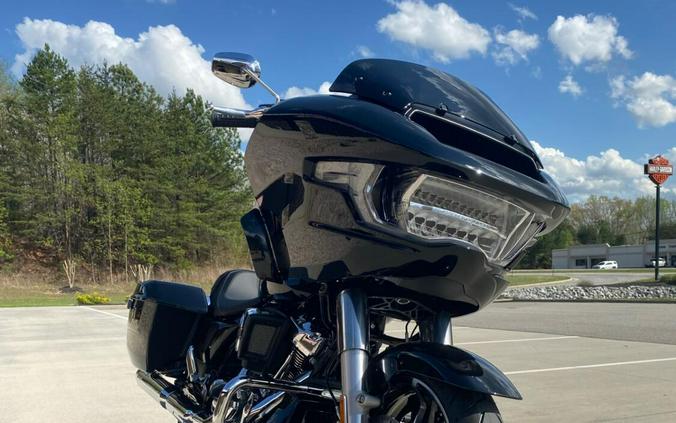 2026 Harley-Davidson® Road Glide® Vivid Black Chrome Trim